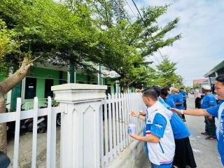 Pasukan Gerakan Langit Biru Partai Demokrat Baksos Jumat Bersih di Masjid Al Qadariyah