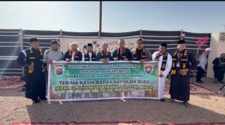 UAS Umrah Bersama 10 Bhabinkamtibmas Pemenang Green Policing, Ini Pesannya dari Tanah Suci