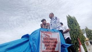 Bersama Kapolda dan 2 Bupati Tenangkan Massa AMMP, Gubri: Kami Sampaikan Aspirasinya ke Pusat