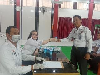 Pastikan Steril dari Narkoba, Petugas dan Warga Binaan Lapas Kelas IIA Pekanbaru Jalani Tes Urine