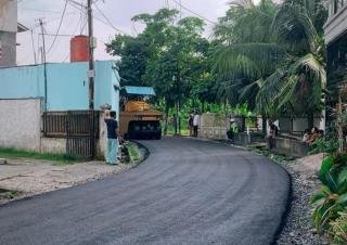 Perbaikan Jalan Melati Dimulai, Overlay Jalan Garuda dan Jalan Guru Berlanjut 