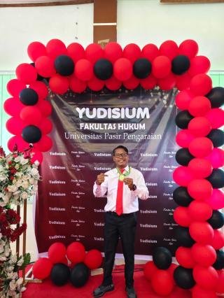 Paber Siahaan: Dari Loper Koran, Direktur Media hingga Sandang Gelar Sarjana