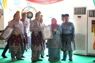 Bupati Bengkalis Terima Penghargaan Menteri Agama atas Program Masjid Ramah Pemudik