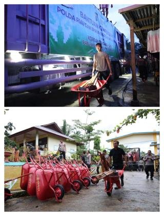 Tiba di Agam, Ribuan Peralatan Kerja Bantuan Polda Riau Didistribusikan ke Lokasi Terparah 