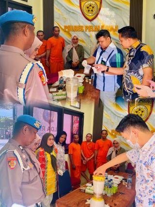 Tiga Tersangka Terpaku Saksikan Sabu 507,13 Gram Dimusnahkan Polres Pelalawan