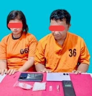 Pasangan Pengantin Baru Terduga Pengedar Narkoba Digerebek, Polisi Sita Sabu 30,86 Gram