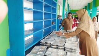 Ribuan Anak di Pekanbaru Mulai Dapat Makan Bergizi Gratis