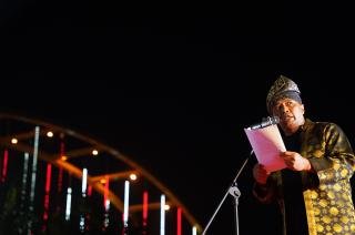 Aksi Panggung Wakapolda Riau Baca Puisi Karya UAS 