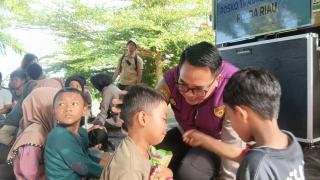 Mabes Polri Kerahkan Tim Trauma Healing: Pulihkan Mental Ibu dan Anak Korban Bencana 