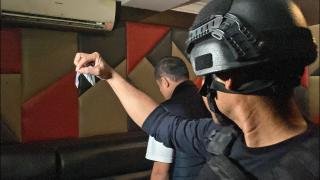 Petugas Gabungan Razia, Pengunjung Tinggalkan Dua Butir Ekstasi di KTV