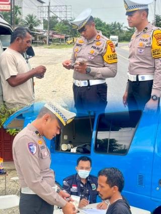 Belasan Sopir Terjaring Operasi Keselamatan Polres Pelalawan Dites Urine