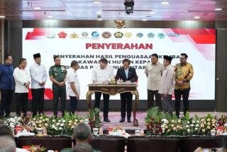Tandatangani sebagai Saksi pada Serah Terima 1 Juta Ha Hutan dan TNTN di Kejagung, Ini Kata Gubri