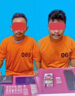 Polres Pelalawan Cokok Dua Warga Sidomukti Miliki 15 Paket Sabu