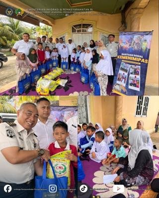Lapas Pasir Pengaraian Salurkan Bansos kepada Belasan Anak Yatim di Menaming