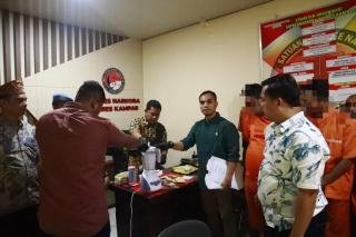 471,93 Gram Sabu Diblender dan Dicampur Cairan Pembersih Lantai