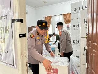 Polisi Kawal Ketat, Logistik Pilkada Perhentian Raja Terdistribusi Aman