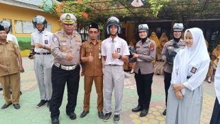 Polda Riau Harapkan SMAN 12 Jadi Pelopor Keselamatan Berlalu Lintas, serta Jaga Kelestarian Alam