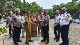 Dirlantas Polda Riau Sosialisasikan Tertib Lalu Lintas dan Green Policing di SMKN 7 Pekanbaru