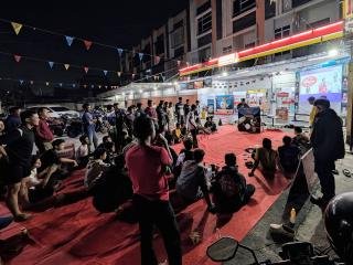 Nobar Final Pesta Sepak Bola Dunia di Alfamart SM Amin: Layar Besar dan Banjir Hadiah