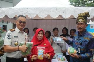 Produk Warga Binaan Lapas Kelas IIA Pekanbaru Tampil di Bazar Sempena HBP ke-62