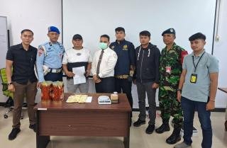 Lanud RSN Gagalkan Penyelundupan 1.969 Butir Ekstasi di Bandara SSK II