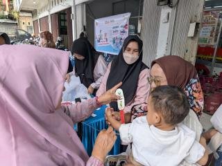 Alfamart dan Sweety Perluas Jangkauan Alfamart Sahabat Posyandu ke 84 Titik di Indonesia