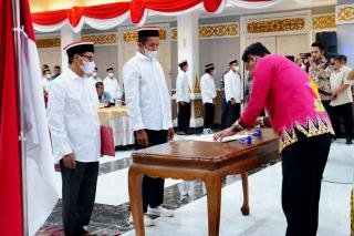 34 Mantan Anggota Anshor Daulah Ikrarkan Setia NKRI di Hadapan Gubernur Riau dan Kapolda