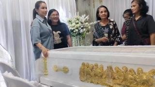 Momo Geisha Berduka, Ibunda Tercinta Wafat