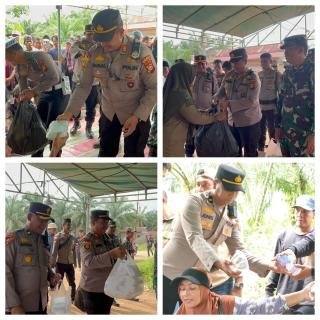 Bersama Kabag Ops dan Koramil, Kapolsek Rupat Bagikan Makanan ke Massa Aksi Damai APMDA