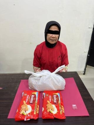 Nekat Selundupkan Sabu untuk Suami di Sel Polres Rohul, Nenek Berusia 62 Tahun Diamankan