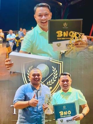 Raih Juara, Wabup Husni Tamrin Harumkan Pelalawan di Ajang Golf Internasional 