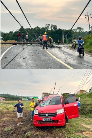 Tiang PLN Tumbang Timpa Mobil Melintas Akibat Hujan dan Angin Kencang di Inhu