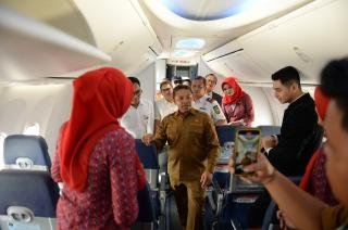 Lepas Penerbangan Perdana Umrah Pekanbaru-Jeddah, Gubri: Titip Doa Riau Damai dan Sejahtera