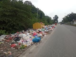 Dua Minggu Sampah Masih Menumpuk, Pemko Pekanbaru Beri SP1 PT EPP