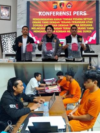 Tewaskan Tukang Gigi, Tiga Pria Ditahan Polres Pelalawan