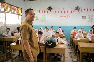 Wawako Pekanbaru Tinjau Pelaksanaan TKA SD, Pastikan Berjalan Lancar 