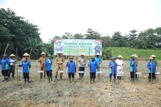 Polres Inhu Gandeng SSR Manfaatkan Lahan Kosong di Area Pabrik Jadi Ladang Jagung