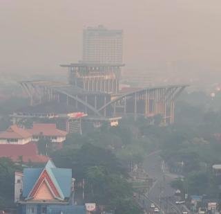 Pekanbaru Diselimuti Asap, Pemko Perpanjang Sekolah Daring hingga 28 Agustus 