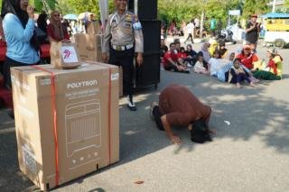 Meriah! Polres Rohul Gelar Fun Run 7,9 KM, Warga Sujud Syukur dapat Doorprize 