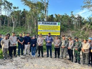 10 Rakit PETI dari Empat Kecamatan Dibakar, Kapolres dan Bupati Inhu: Tidak Akan Berkompromi