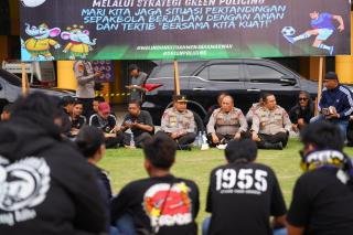 Kapolda Riau Ajak Doa dan Makan Bersama Suporter Sebelum PSPS Bertanding 