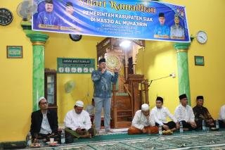 Safari Ramadan di Bungaraya, Bupati Alfedri Ingatkan Anak Belajar Alquran, Jauh dari bahaya Gadget 