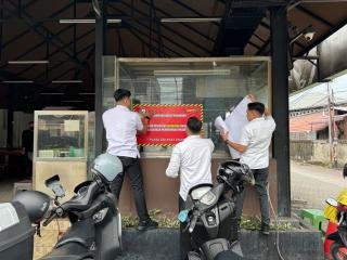 Tertibkan Penunggak Pajak, Bapenda Pekanbaru Segel Restoran di Jalan Riau 
