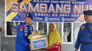 Ditpolairud Polda Riau Gelar Program Sambang Nusa di Panipahan Kota, Bagikan 60 Paket Sembako