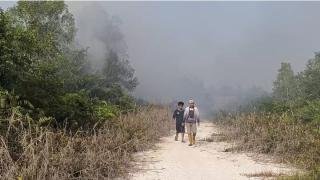 Asap Karhutla Selimuti Perumahan Zaira Permai, Warga Keluhkan Bau Menyengat dan Udara Tak Sehat