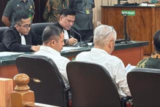 Jalani Sidang Perdana, Abdul Wahid Minta ke Hakim Tipikor Jadi Tahanan Rumah