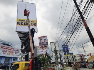 Atensi Penertiban, Ratusan Reklame Ilegal di Pekanbaru Segera Dibongkar