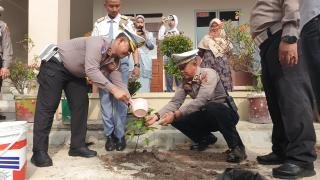 Wadirlantas Tanamkan Kesadaran Tertib Berlalu Lintas dan Peduli Lingkungan di SMA Taruna