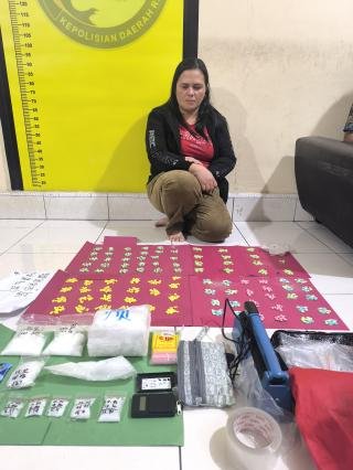 Polda Riau Bongkar Jaringan Narkoba Antarprovinsi, Sita 923 Butir Ekstasi dan 1,3 Kg Sabu 