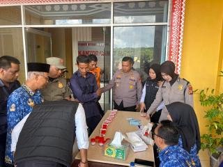 Berantas Narkoba, Polsek Rupat Cek Urine Mendadak kepada Pegawai Pemcam dan Kelurahan